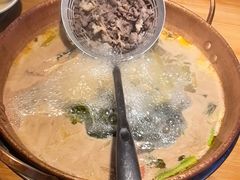-洱火云南酸菜牛肉火锅(石景山当代商城店)