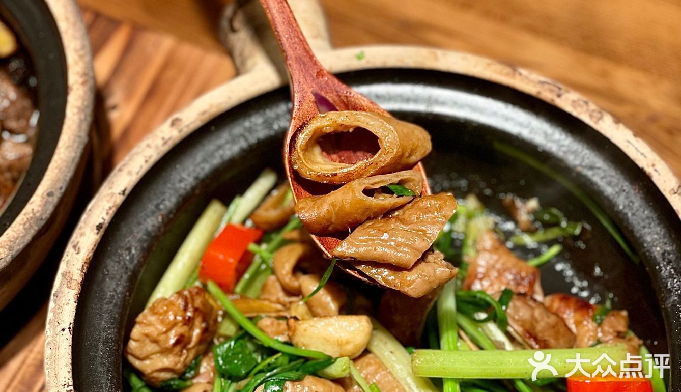 打卡南宁首家老字号头牌啫煲[胜利]