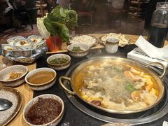 -顶顶汤火牛排火锅·经典铜锅涮肉