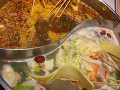 鸳鸯锅底-成都玉林串串香(世纪港湾店)