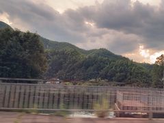 -安吉龙王山峡谷漂流