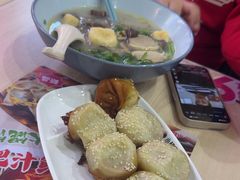 -小杨生煎(金山百联购物中心3楼店)