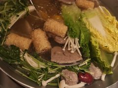 -左庭右院鲜牛肉火锅(金山万达店)