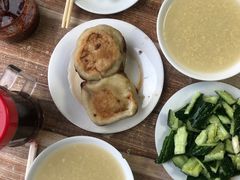小米粥-宝瑞门钉肉饼店