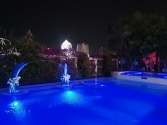 -芭黎人江景轻奢酒店(告庄西双景星光夜市店)