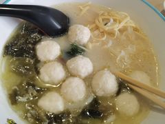 -灵芝妹子海鲜米线(劳动公园店)