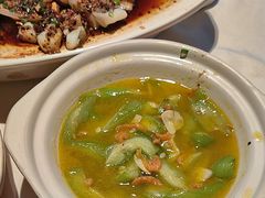 -八府香鸭·啫啫煲(华山路店)