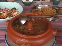 -老滇山寨•云南特色菜•地方菜•民族风情歌舞表演(金碧店)