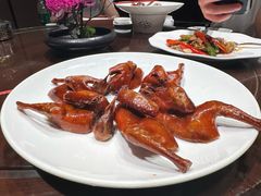 红烧乳鸽-果然居酒家 · 顺德园林私房菜