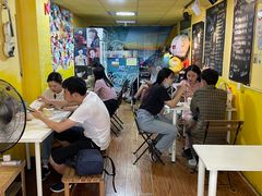 用餐区-志龙皇冠吃货椰子铺