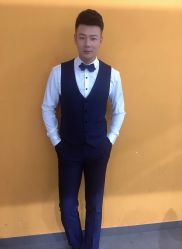 -月月婚纱礼服仓储店(王府井店)