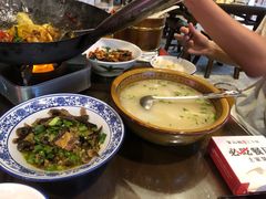 -富正毅三下锅·湘西韵味(天门山索道店)