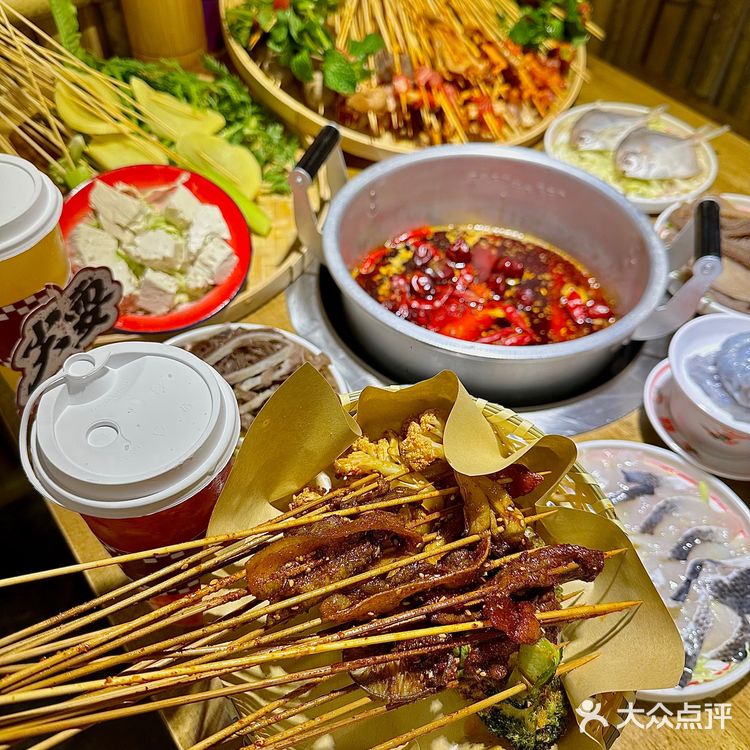 可以永远相信！昆明人排队都要吃的串串！ 