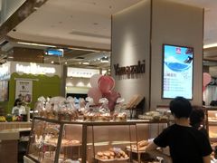 面包甜点陈列柜-山崎面包(静安久光店)