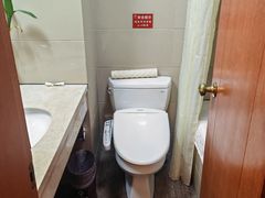 -上海南泉酒店(塘桥地铁站店)