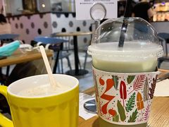 拿铁咖啡-HELLO 27 意面·沙拉·帕尼尼