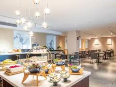 -深圳龙华大浪商业中心亚朵X酒店