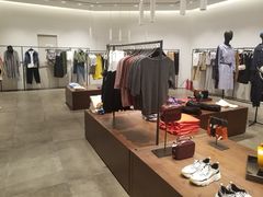 -URBAN REVIVO(上海中庚漫游城店)
