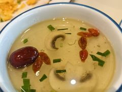 -七的湖·晚芳亭·阳澄湖农家菜·大闸蟹(莲花岛店)