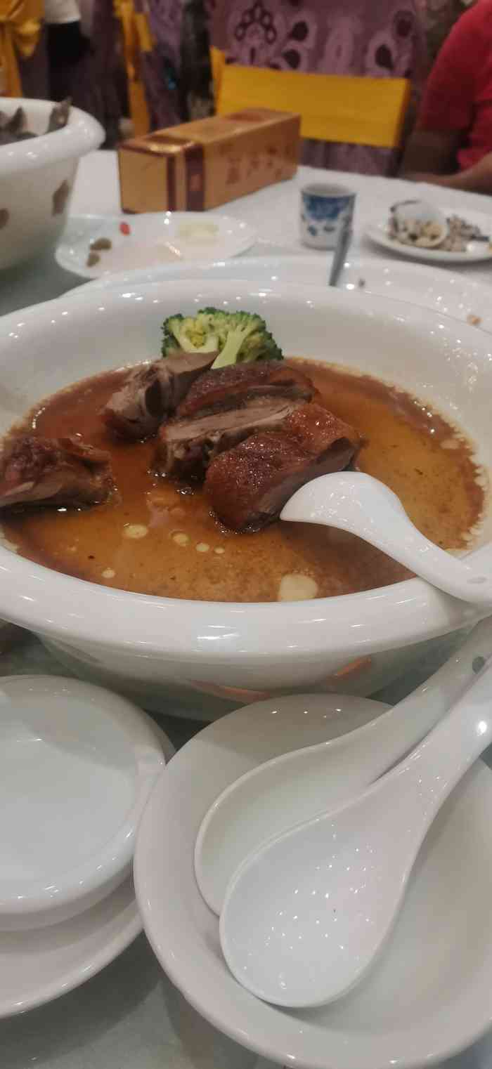 坚记酒家-"没想到老家的村口还有这么一个很气派的店,.