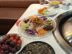 -哈尔滨烧烤·山河村铁锅炖(交大店)