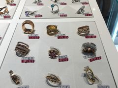 -东荟城名店仓