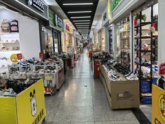 -浙江华贸鞋业服饰城