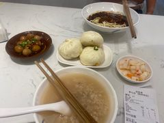 -李与白包子铺(桐梓林店)