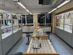 -无奔眼镜·蔡司·依视路授权店(朝阳大悦城店)