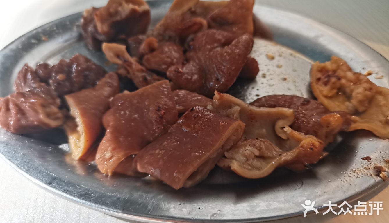 外酥里嫩，我们吃完又追加了一份，记得一定要蘸配的酱
