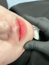 -一个差评成就的纹眉店