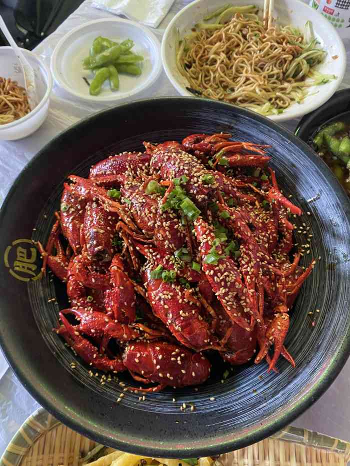 肥肥虾庄·金牌油焖大虾(南湖大道财大店)-"这附近麻小还是店家比较多