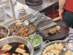 -松树干拌面店