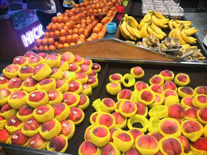 乡巴佬水果店-"这家乡巴佬环境蛮好,位置在万达一楼角落,.