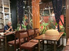 -Cuc Gach Quan Restaurant