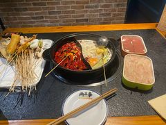 -两三事小郡肝串串香火锅(桂庙店)
