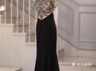 黑色晚礼服，你就是年会上最靓的妞~
