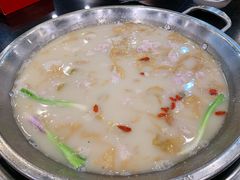 -老来福·非遗酸汤兔(凯旋路店)