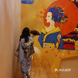 发饰挂件，还有扇子之类的