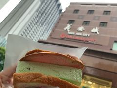 -詹爷爷乌节路街头冰淇淋