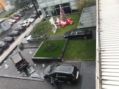 -奔驰上海利星(七宝店)