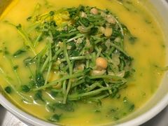 耙豌豆豆汤豆苗-雀蓝川菜(奥体广场店)