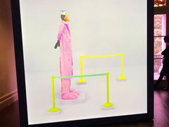 -Nathalie Djurberg与Hans Berg“牛皮纸包裹的月亮”-Prada荣宅当季展览