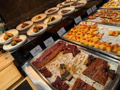 -雍容荟帝王蟹活龙虾展台自助(IFS黑金店)