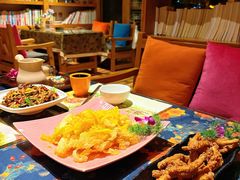 -月亮眼花园餐厅书吧酒吧