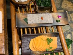 -老牌坊云南鱼豆花火锅(爱建店)