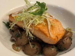 -龙虾酒吧扒房(宁波香格里拉店)