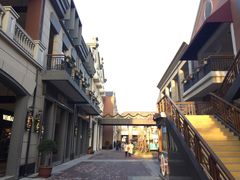 -王府井奥莱临潼小镇(临潼店)