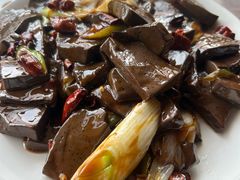 -金卯白肉罩火烧