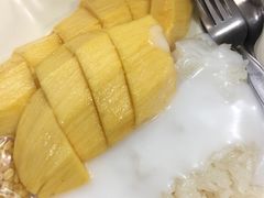 -芒果糯米饭摊子